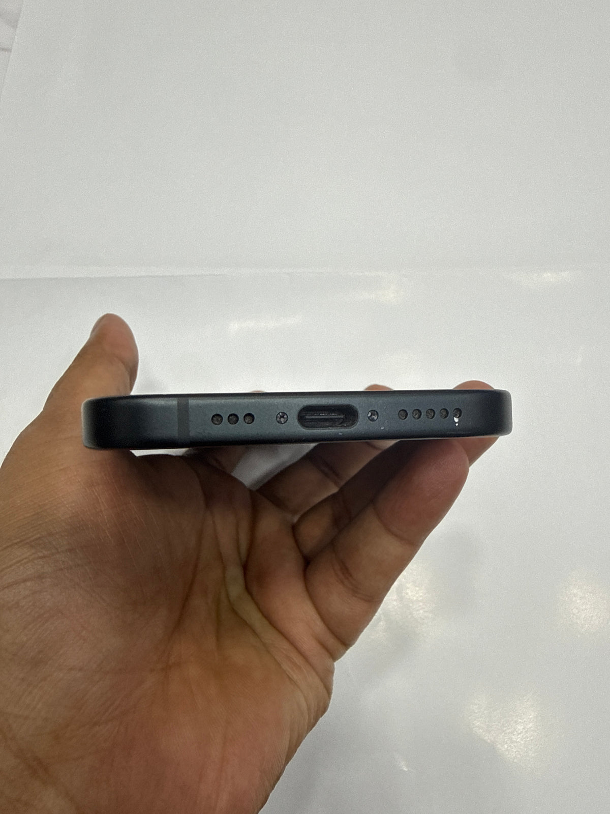 iPhone 15 (Black, Pre-loved)