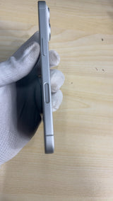 iPhone 17 (White, Pre-loved)