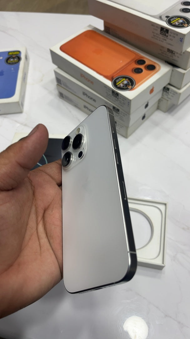 iPhone 16 Pro (White Titanium, Pre-loved)