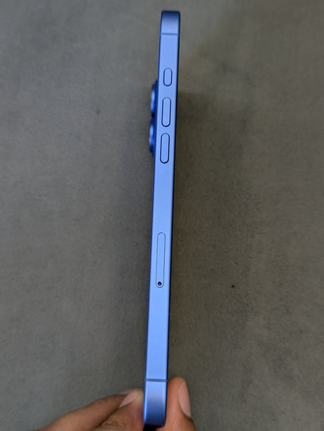 iPhone 16 Plus 128 GB Ultramarine