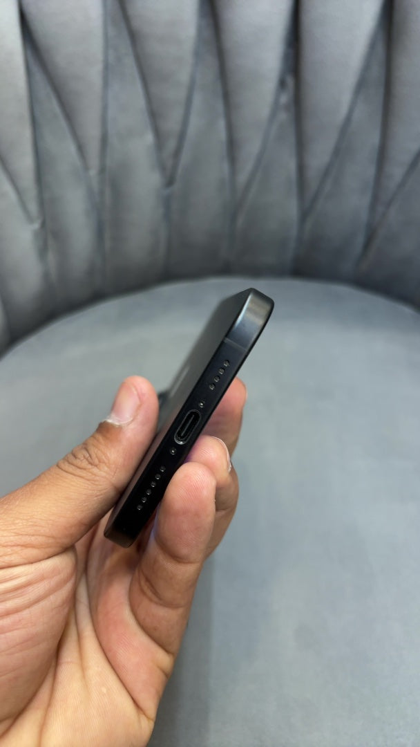 iPhone 16 Plus (Black, Pre-loved)