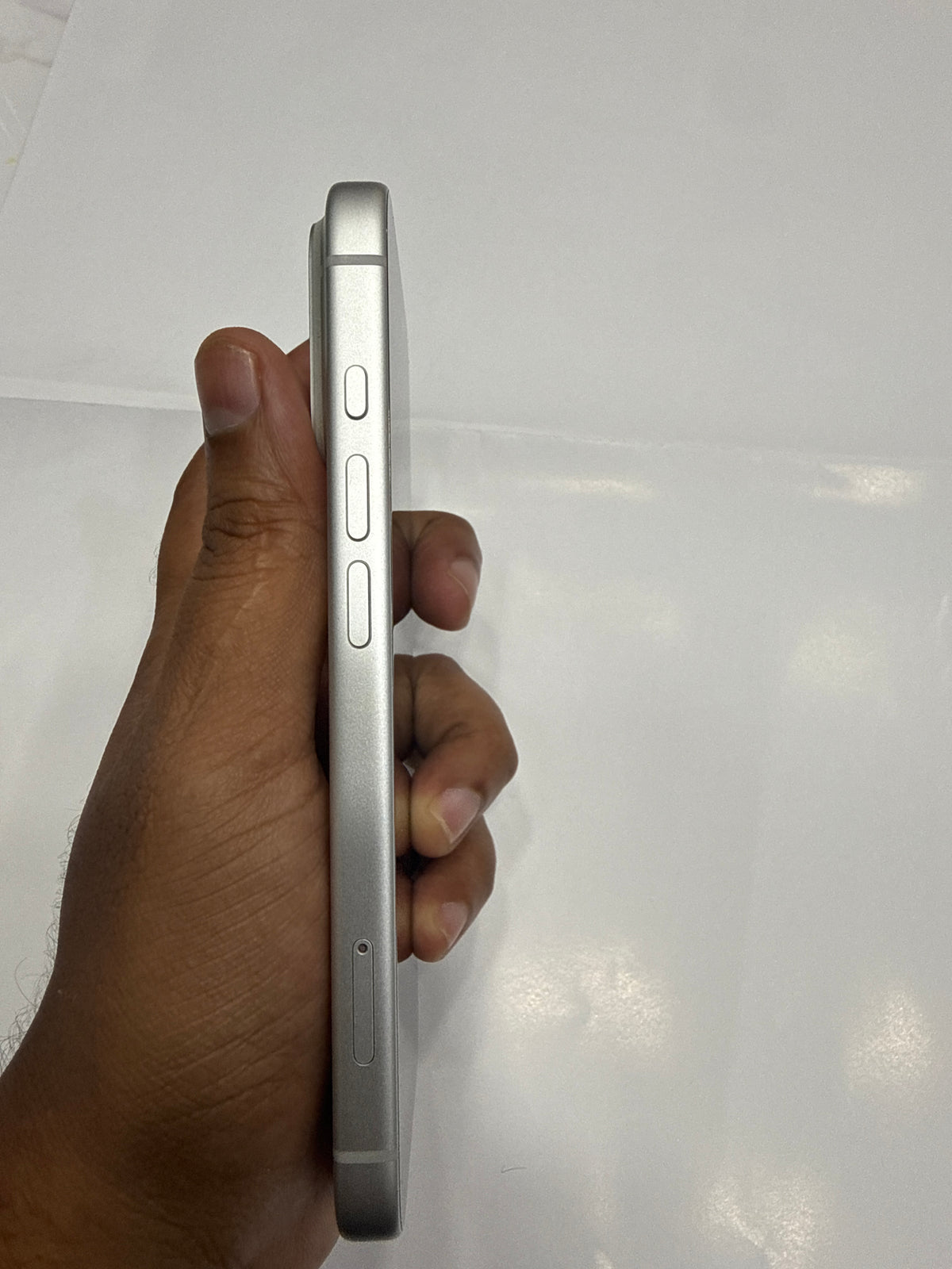 iPhone 17 Pro (Silver, Pre-loved)