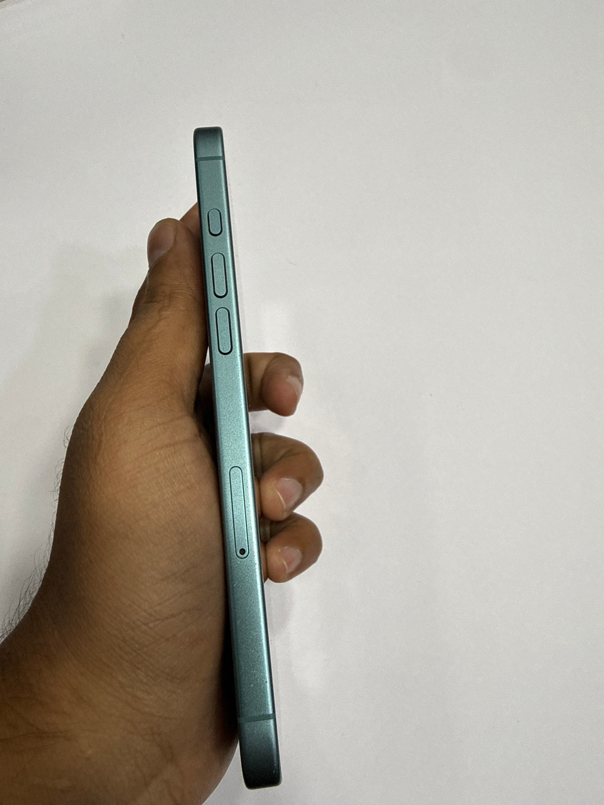 iPhone 16 Plus (Teal, Pre-loved)