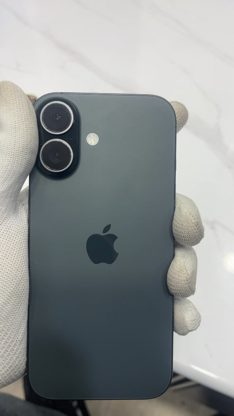 iPhone 17 (Black, Pre-loved)