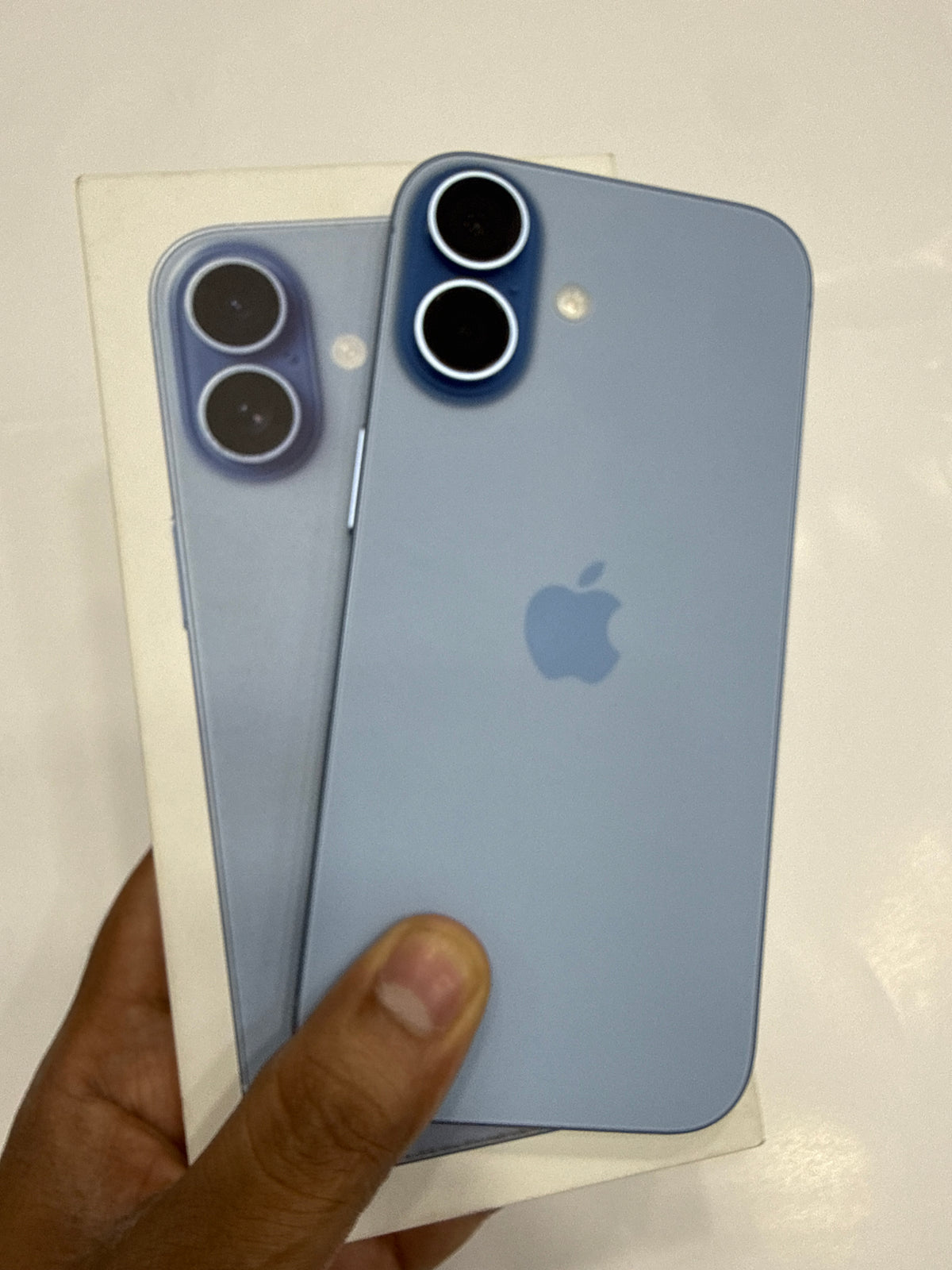 iPhone 17 (Mist blue, Pre-loved)