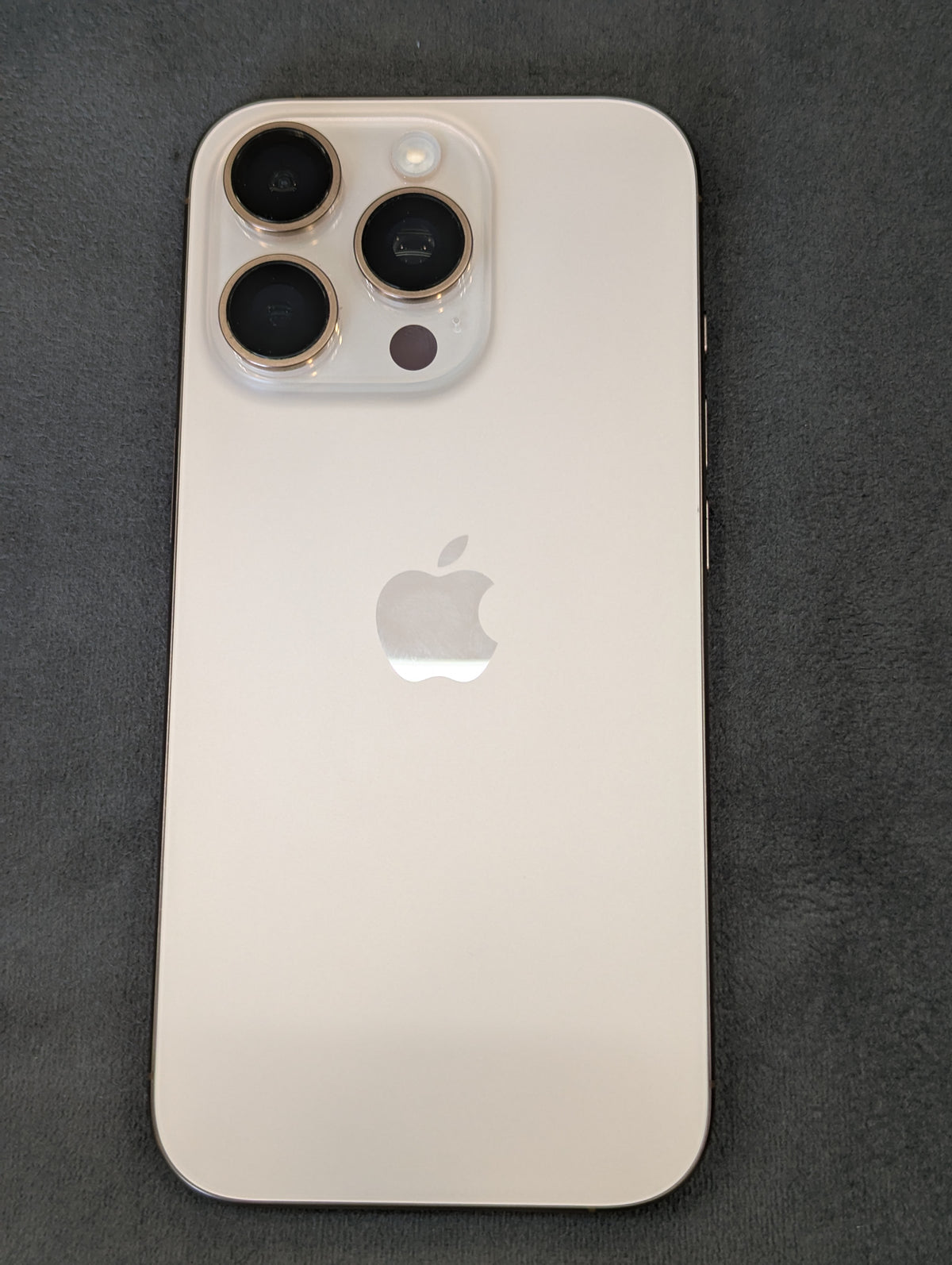 iPhone 16 Pro 128 GB Desert titanium