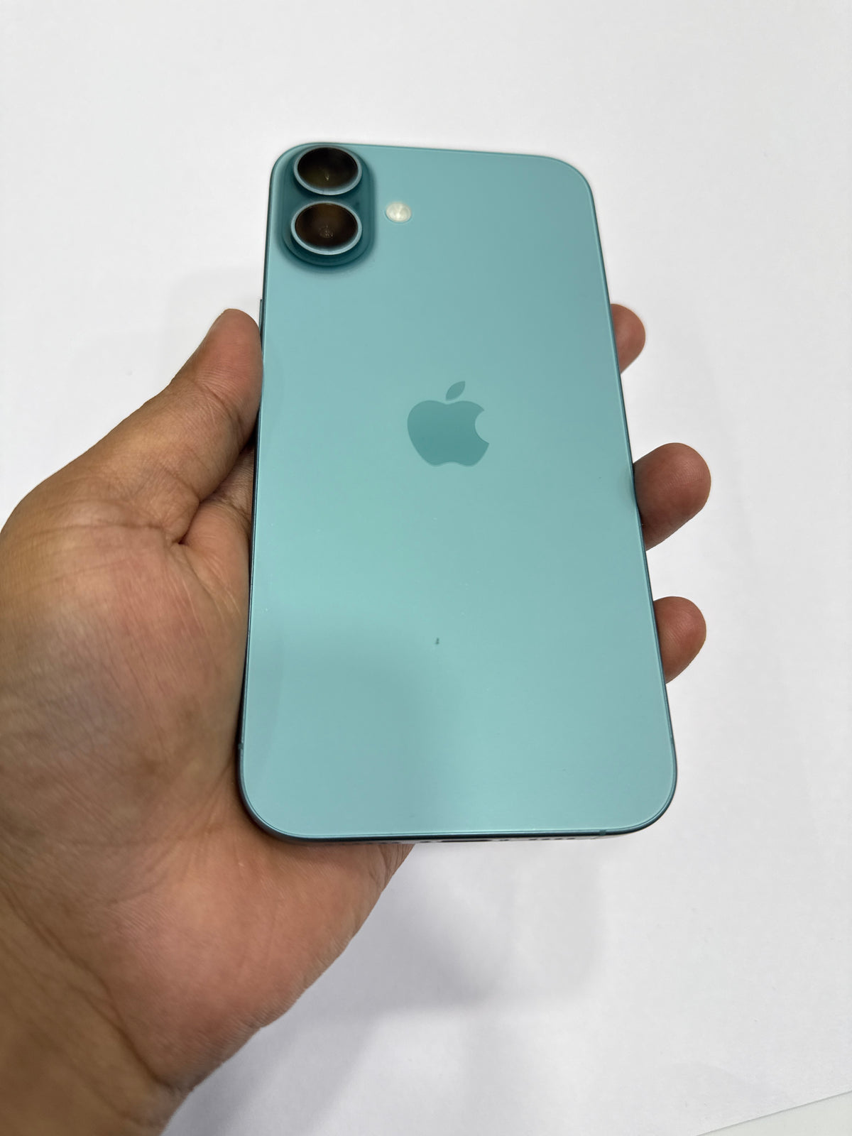 iPhone 16 Plus (Teal, Pre-loved)