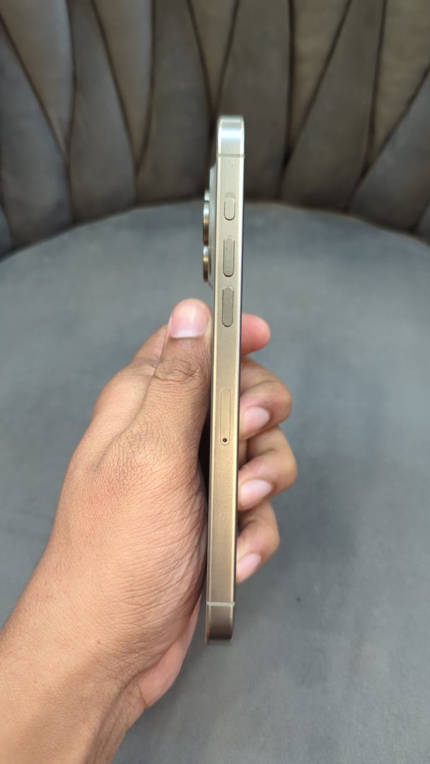 iPhone 15 Pro Max (Natural Titanium, Pre-loved)