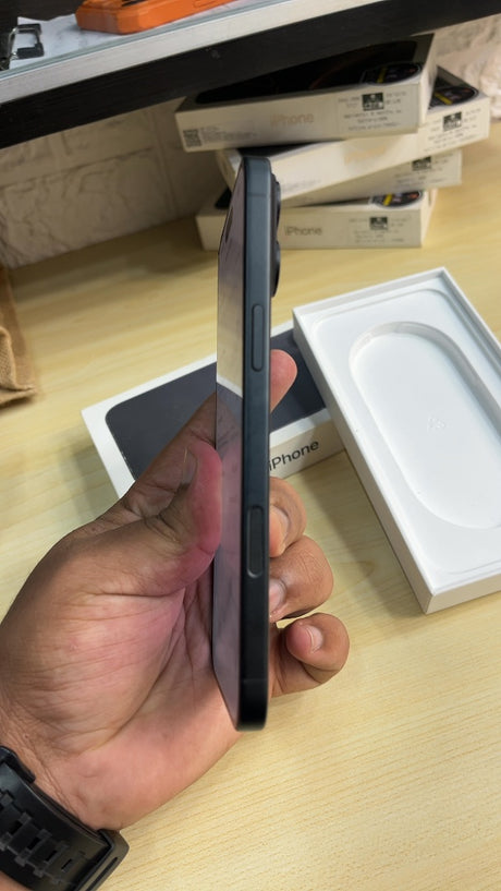 iPhone 16 Plus (Black, Pre-loved)