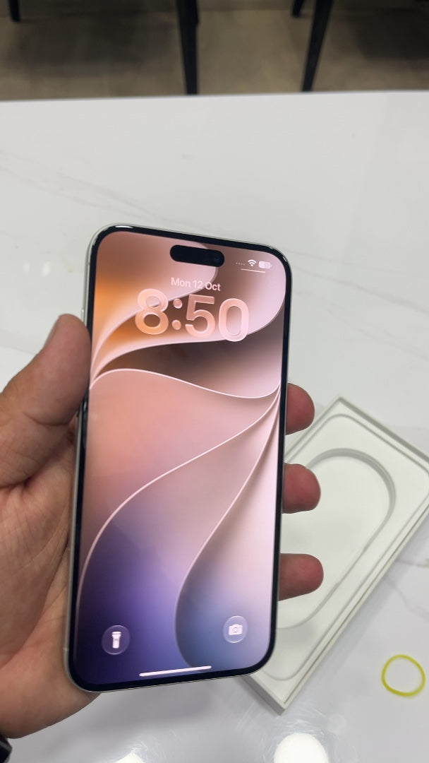 iPhone 16 Plus (White, Pre-loved)