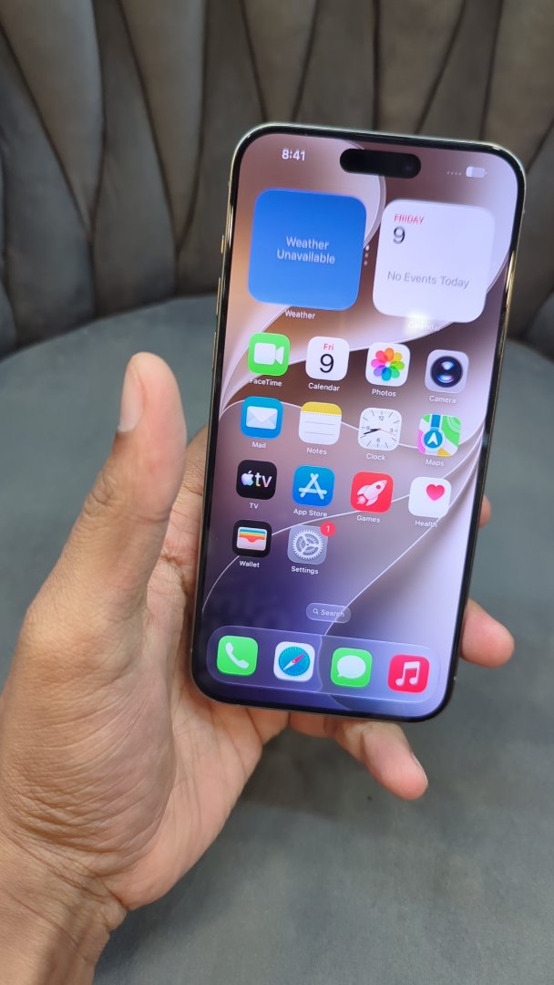 iPhone 15 Pro Max (Natural Titanium, Pre-loved)