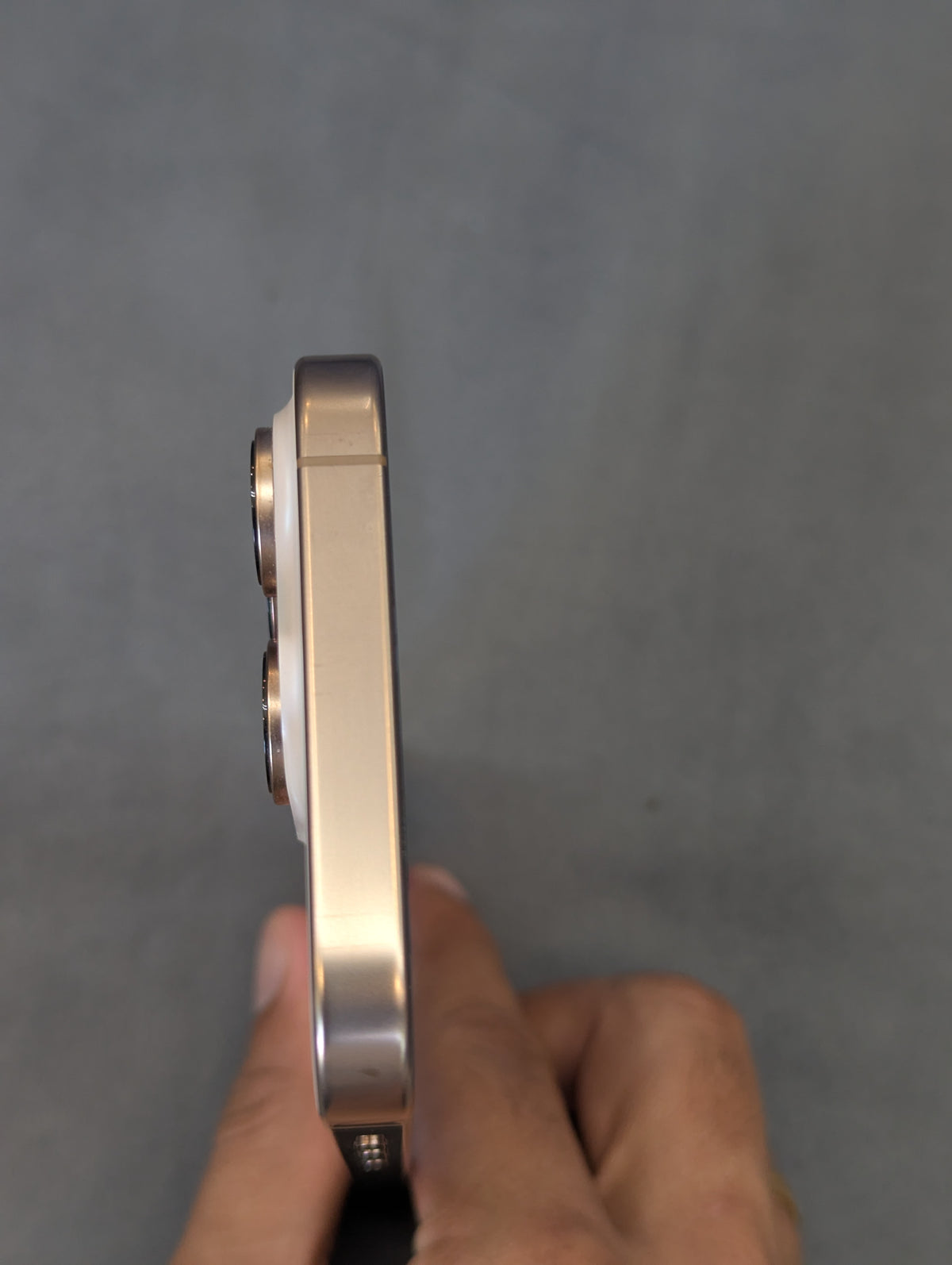 iPhone 16 Pro 128 GB Desert titanium