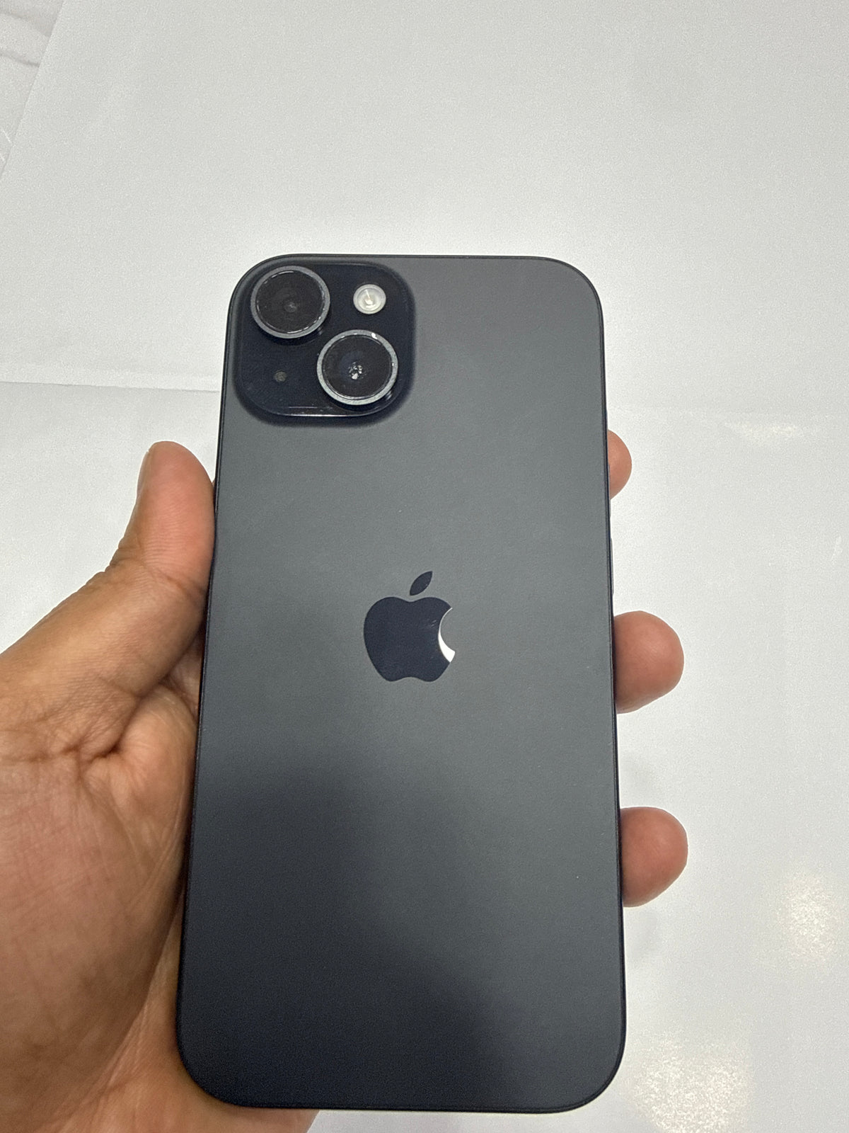 iPhone 15 (Black, Pre-loved)