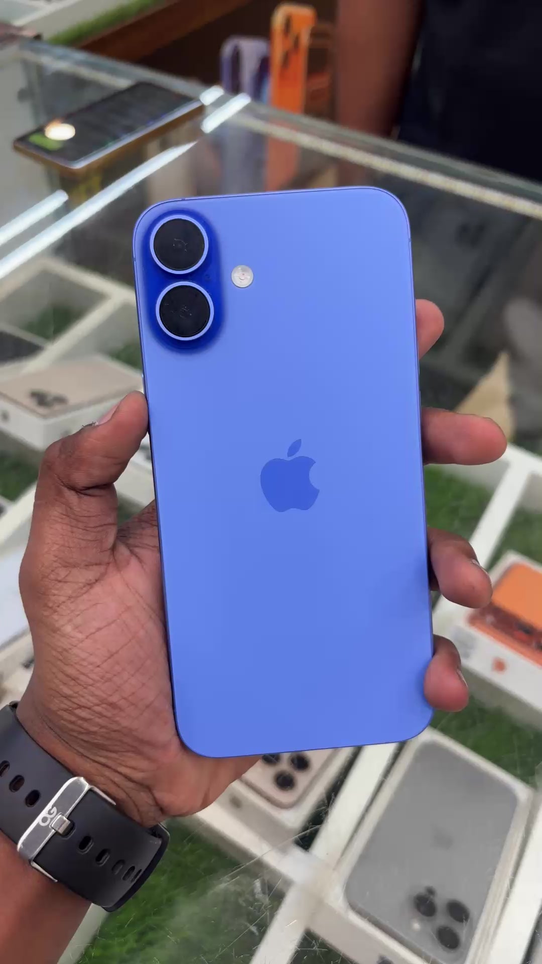 iPhone 16 Plus (Ultramarine, Pre-loved)