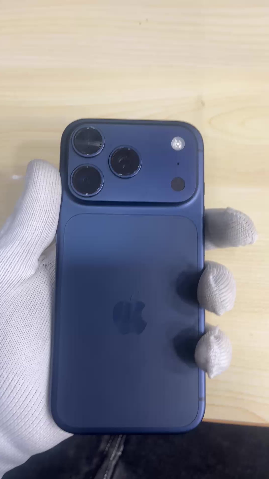 iPhone 17 Pro (Deep Blue, Pre-loved)