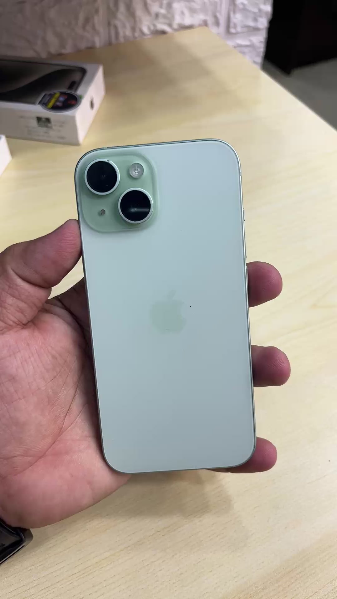 iPhone 15 (Green, Pre-loved)