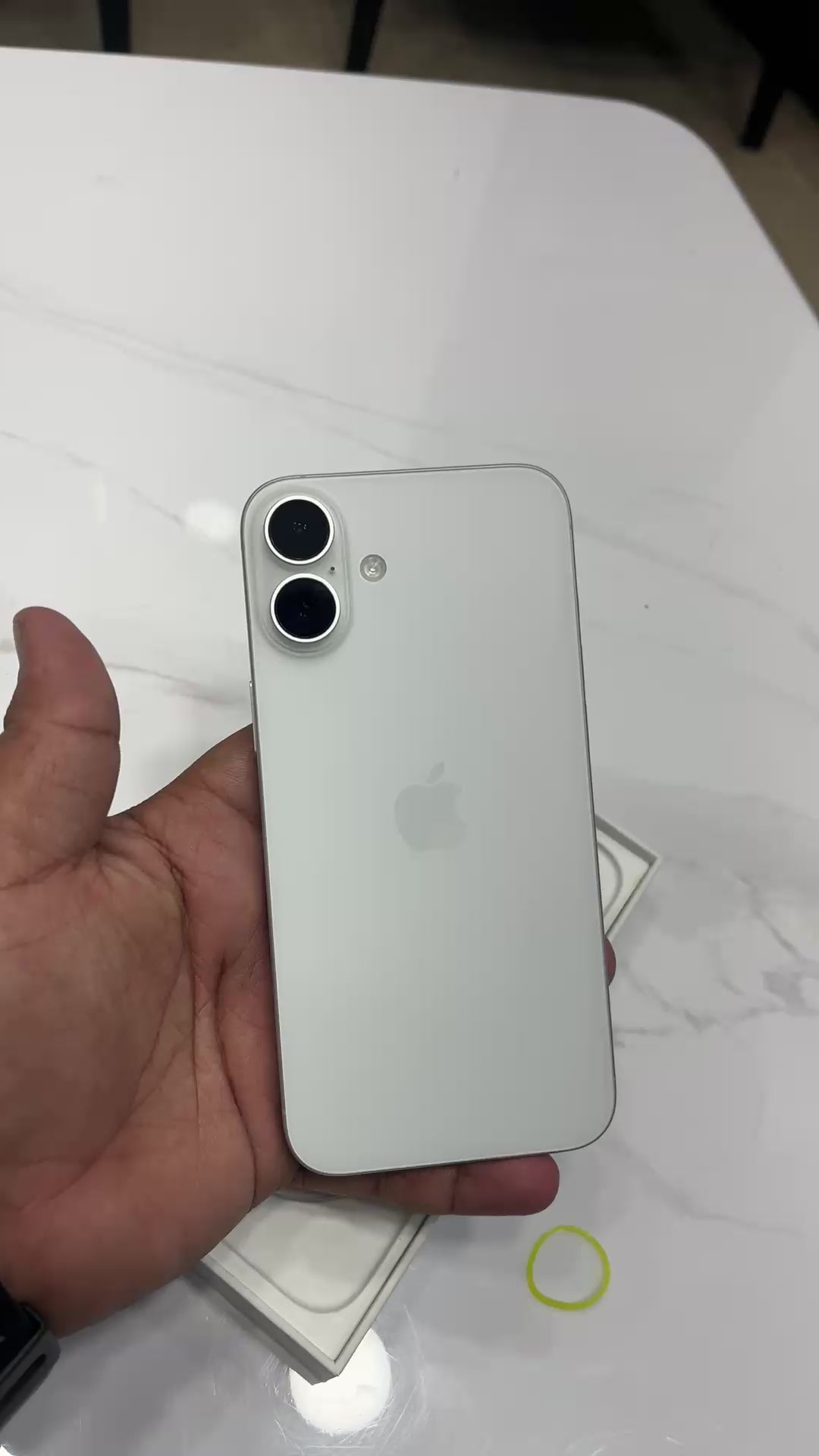 iPhone 16 Plus (White, Pre-loved)