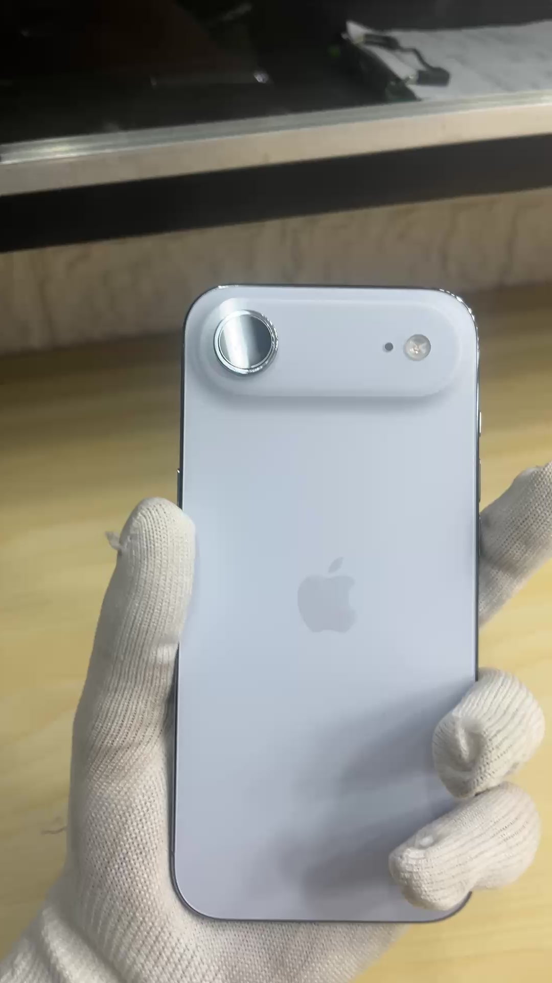 iPhone Air (Cloud White, Pre-loved)