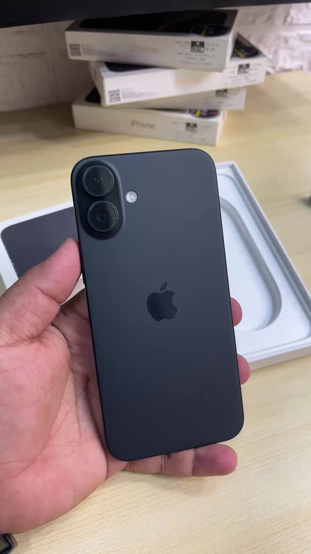 iPhone 16 Plus (Black, Pre-loved)