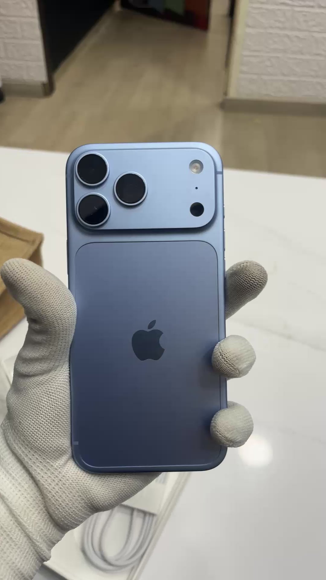 iPhone 18 Pro Max (Glacier, Pre-loved)