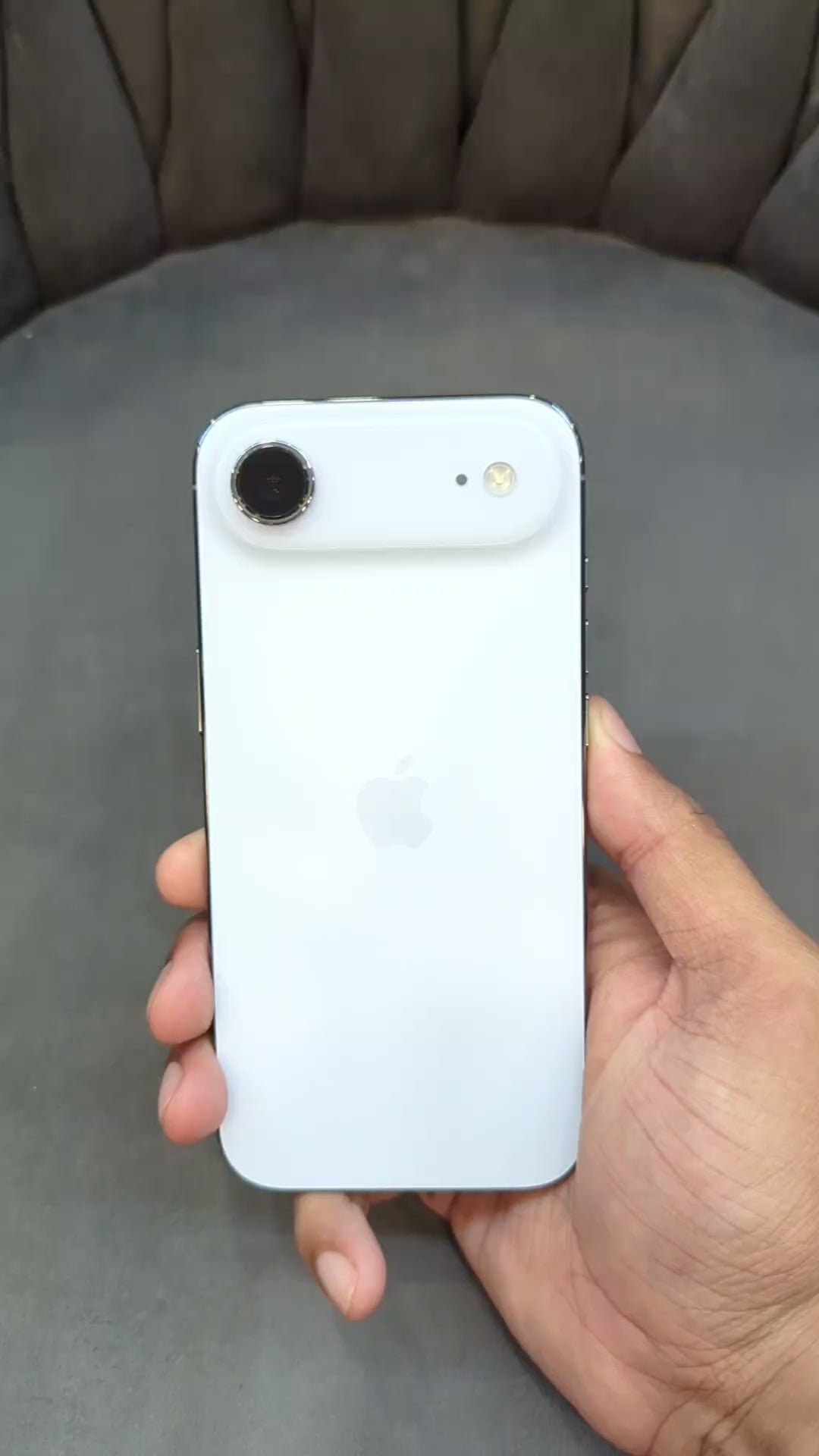 iPhone Air (Cloud White, Pre-loved)