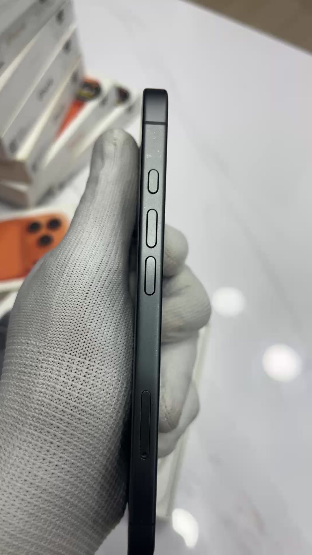 iPhone 17 (Black, Pre-loved)